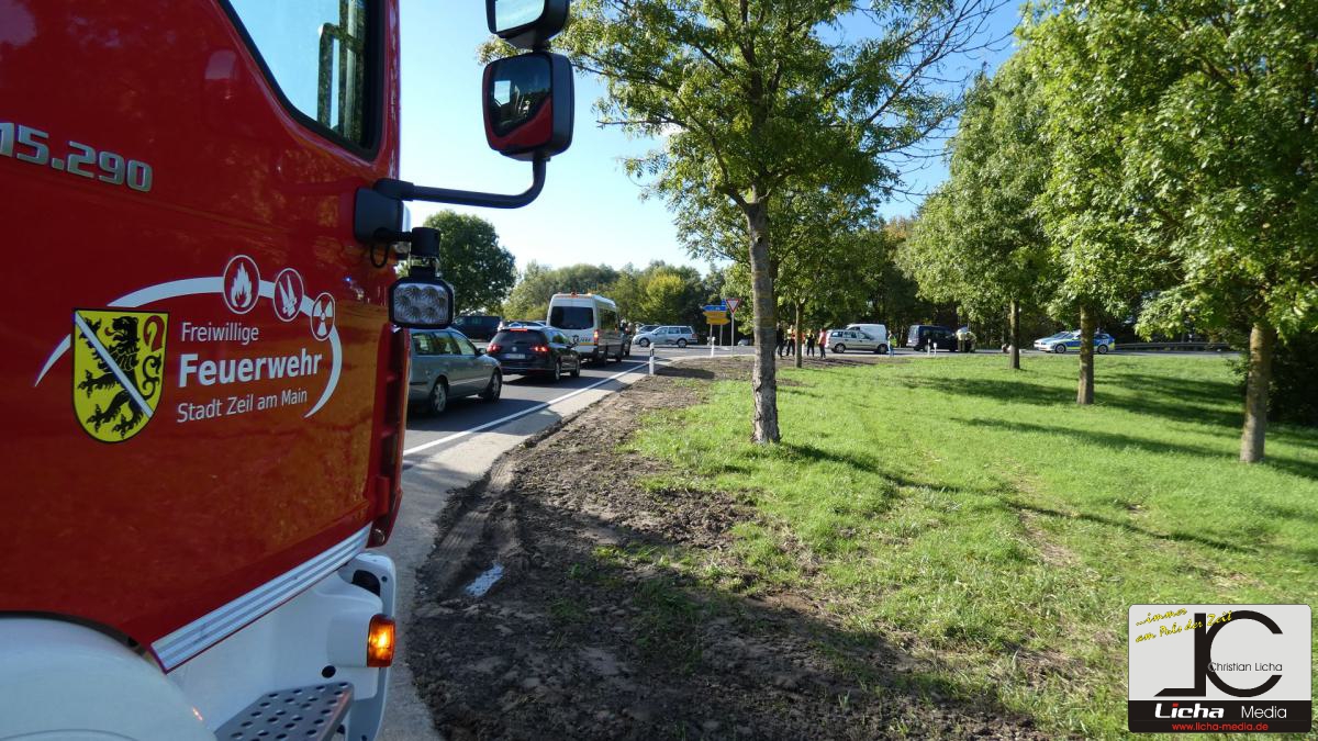 Unfall Mit Drei Fahrzeugen Sorgt Für Verkehrsbehinderungen Auf ...